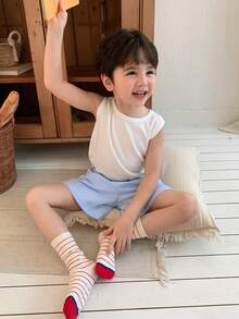 DAZY Conjunto de pijama de verano con camiseta de tirantes de cuello redondo lisa y pantalones cortos a rayas para niño - Blanco - Ver 6