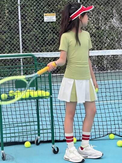 DAZY Tween Girl Solid Color Short Sleeve T-Shirt And Contrast Color Skirt Sports Set