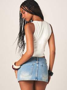 MISSGUIDED 女士“我爱伊比沙岛”印花罗纹背心，夏季度假旅行宣言无袖背心，休闲海滩度假目的地T恤 - 白色 - 查看 3