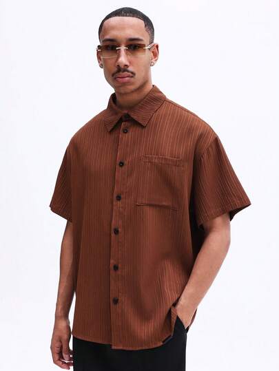 SUMWON Men's Short Sleeve Button Down Shirt With Pinstripe Pattern Collared Casual Summer Top