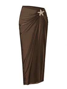 Swim Oasis 一件式加大码纯色连体泳衣，配有金属配饰和罩裙，简约设计，适合女性日常穿着和夏季海滩度假。 - 咖啡棕 - 查看 4