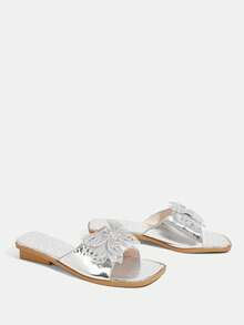 CUCCOO TILAWA A Pair Of Women's Low-Heeled Flat Sandals, Gorgeous Style Fashion Sequined Bow Slippers - Silver - View 3