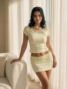 Sweetina Minifalda ajustada de verano de estilo casual y vacacional con cintura baja, unicolor y parches de encaje - Amarillo claro - Ver 5
