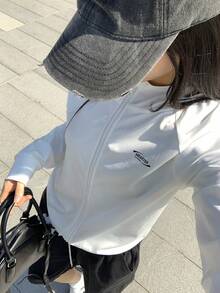 DAZY Áo khoác có mũ, khóa kéo phía trước, in chữ dành cho nữ tuổi teen - trắng - Xem 8