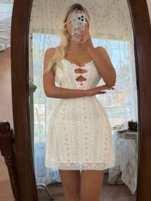 CottageSlumber Áo ngủ hai dây ngắn dành cho nữ, kiểu dáng lãng mạn đồng quê, họa tiết hoa nhí, nơ, phối ren tương phản, điểm nhấn là nơ trang trí. - Nhiều màu - Xem 3