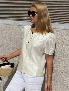 DAZY Áo kiểu nữ thanh lịch đính sequin, cổ tròn, tay cánh hoa, thích hợp cho mùa hè. - Màu be - Xem 4