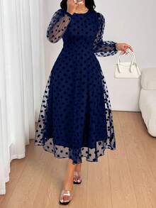 SHEIN Lady Đầm lưới chấm bi màu xanh hải quân cỡ lớn dành cho nữ, trang phục thời trang cho lễ tốt nghiệp mùa xuân/hè, tiệc sinh nhật và các dịp khác. - Màu xanh hải quân - Xem 4