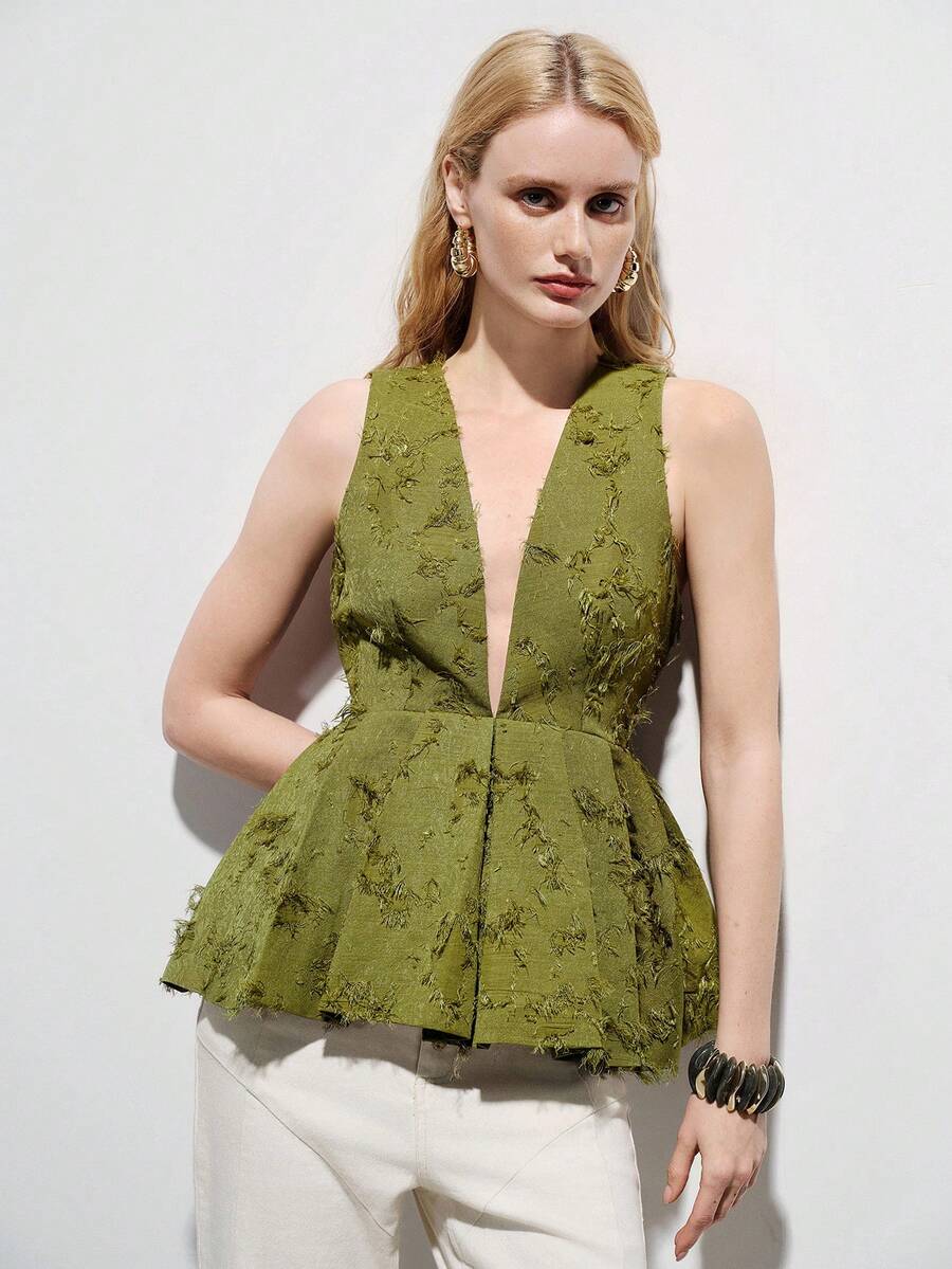 Aveloria Modichic Fashionable Vacation Elegant Women's Minimalist Elegant Luxury Design Delicate Tassel Jacquard Fabric Deep V Cinched Waist Sleeveless Shirt With Pleated Hem - Green - View 1