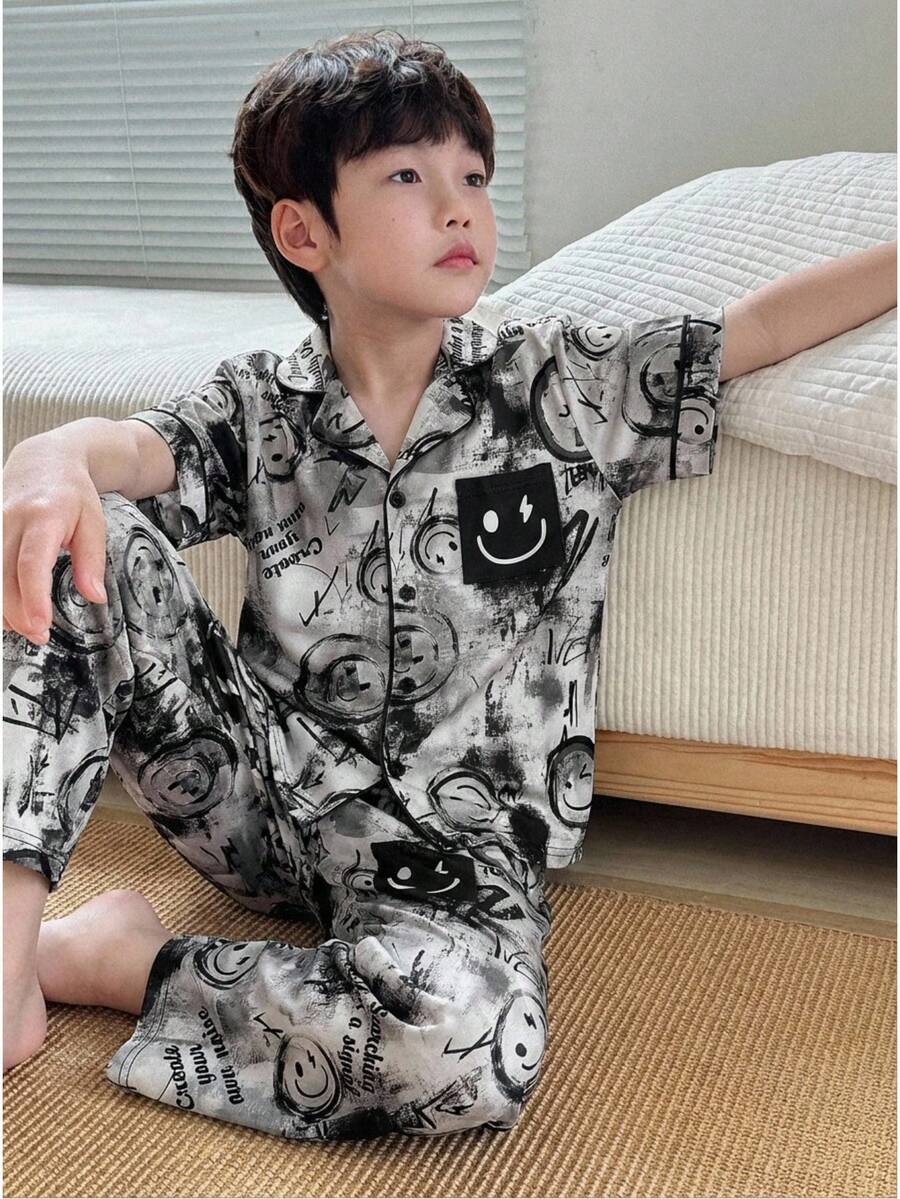 Boys' Graffiti Style Smiling Face Cartoon Graffiti Print Short Sleeve & Pants Pajama Set, Streetwear Inspired Casual Homewear Cartoon Pajams - Multicolor - View 1