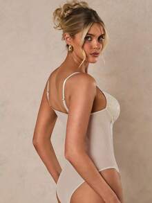 Glamine 优雅性感蕾丝拼接连体衣 - 杏色 - 查看 2