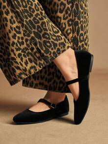 Rosivie Women's Casual Versatile Commute Simple Buckle Flats - Black - View 4