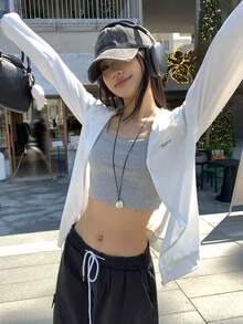 DAZY Áo khoác có mũ, khóa kéo phía trước, in chữ dành cho nữ tuổi teen - trắng - Xem 6