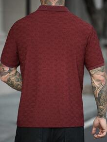 Manfinity CasualCool 男士短袖拉链领 Polo 衫，适合外出、聚会和度假穿着。图案 Polo 衫，男士服装，男士 Polo 衫，男士高尔夫球衫，酒红色男士 Polo 衫，复古风格，日常休闲、周末旅行、户外活动、探险旅行、轻松的工作环境或半正式场合，男友/丈夫礼物，周年纪念/生日礼物，派对，夏季假期，沙滩装，夏威夷婚礼，春夏皆宜。 - 酒紅色 - 查看 2