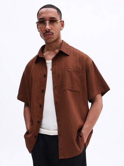 SUMWON Men's Short Sleeve Button Down Shirt With Pinstripe Pattern Collared Casual Summer Top