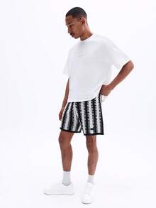 SUMWON Quần short thể thao mùa hè nam, họa tiết sọc dọc hình học đen trắng, kiểu dáng thường ngày, có dây thun co giãn và dây rút. - Đen và trắng - Xem 3