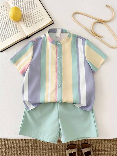LMoss Kids Set de 2 piezas de camisa de manga corta a rayas de colores y pantalones cortos verdes, estilo universitario cómodo y minimalista, versátil y suelto, versión coreana, adecuado para uso diario, escuela, vacaciones y fiestas, para niño pequeño, primavera/verano