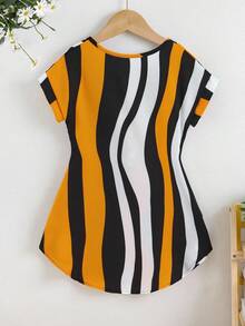 SHEIN 小女童撞色缺口領蝙蝠袖繫腰帶連衣裙 - 彩色 - 查看 2