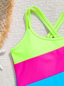 SHEIN Traje de baño de una pieza minimalista y cómodo con espalda cruzada y recortes para niña preadolescente - Multicolor - Ver 3