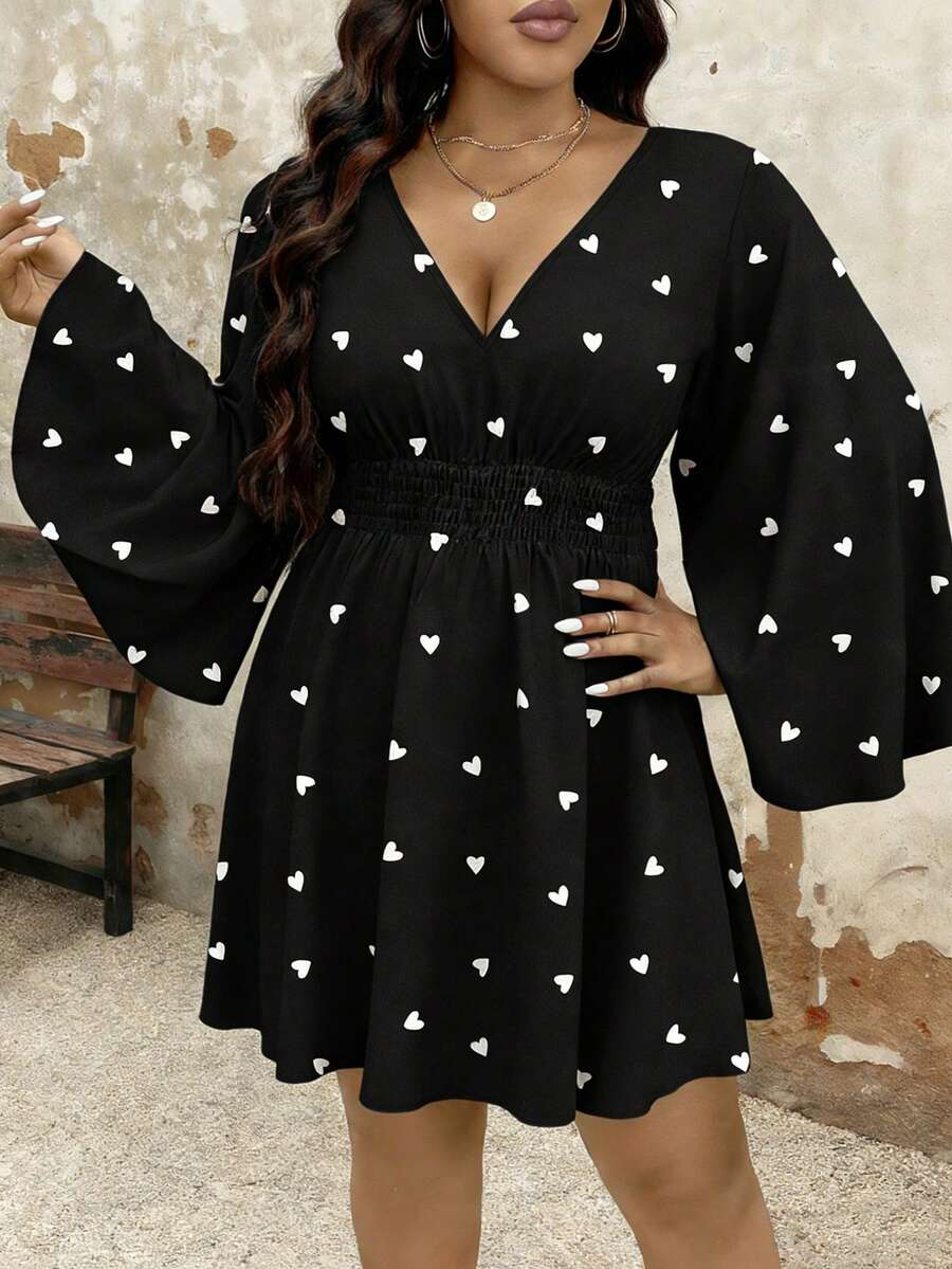 EMERY ROSE 大码女式V领粉色爱心印花优雅腰部喇叭袖A字连衣裙，舒适百搭，适合日常穿着、度假、约会、节日、派对、情人节等场合。 - 黑色 - 查看 1