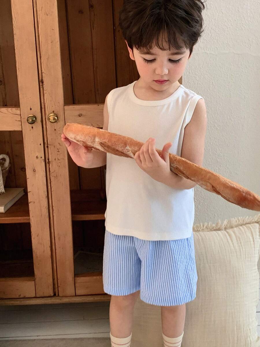 DAZY Conjunto de pijama de verano con camiseta de tirantes de cuello redondo lisa y pantalones cortos a rayas para niño - Blanco - Ver 1