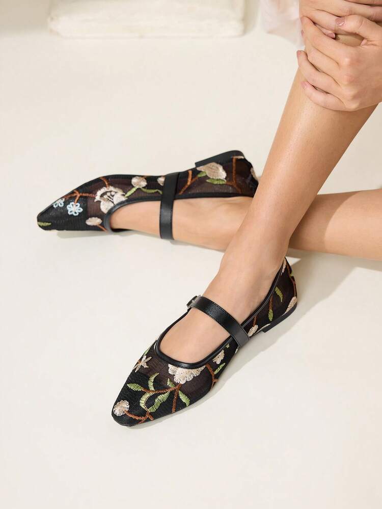 CUCCOO CHICEST Women's Summer/Summer New Embroidered Pattern Strap Buckle Design Square Toe Comfortable Minimalist Flat Sandals, Versatile For Commute, Casual, Party, Afternoon Tea, Holiday Gift Elegant Shoes Wedding Shoes Summer Shoes Bride Shoes