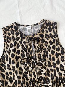 SHEIN Bộ đồ 2 mảnh gồm áo không tay dệt kim cho bé gái tuổi teen, điểm nhấn là nơ xinh xắn và viền bèo nhún, kết hợp với quần short thường ngày, thích hợp cho mùa xuân/hè, đi chơi hàng ngày, du lịch mùa xuân và chuẩn bị cho năm học mới. - màu nâu - Xem 4