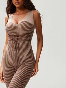 Denimoi 低领束腰无袖针织连体裤 性感连体裤 休闲机场穿搭 - 棕色 - 查看 2
