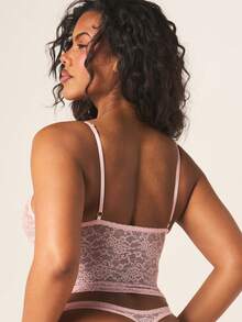 MISSGUIDED Bộ áo hai dây và quần lọt khe ren họa tiết hoa, có gọng nâng ngực, thích hợp cho những dịp riêng tư và là một phần không thể thiếu trong bộ sưu tập đồ lót. - Hồng - Xem 3