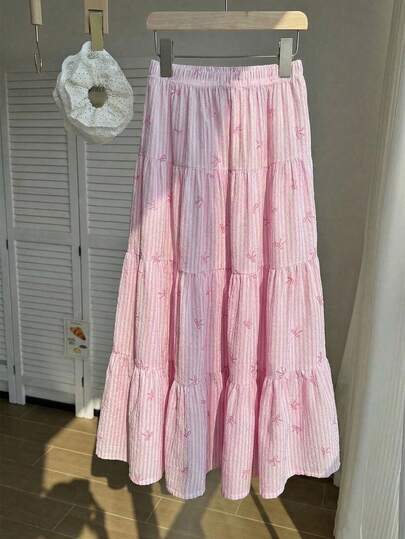 SHEIN Elegant Choice For Baby: Girls' White Woven Crinkle Fabric Skirt, Unique Texture, Delicate Details, Pleated Fluidity, Showcasing Sweet Elegant, Essential For Outings.