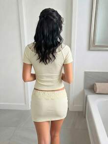 Sweetina Minifalda ajustada de verano de estilo casual y vacacional con cintura baja, unicolor y parches de encaje - Amarillo claro - Ver 2