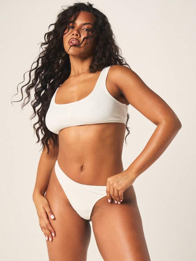 MISSGUIDED 女性用リブニットブラレットとTバックランジェリーセット、ソフトワイヤレスカップで快適な着用感