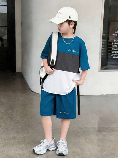 SHEIN 两件套男童T恤套装，休闲字母印花短袖T恤和短裤套装，适合外出、户外活动、节日派对、夏季海滩度假、春夏穿着