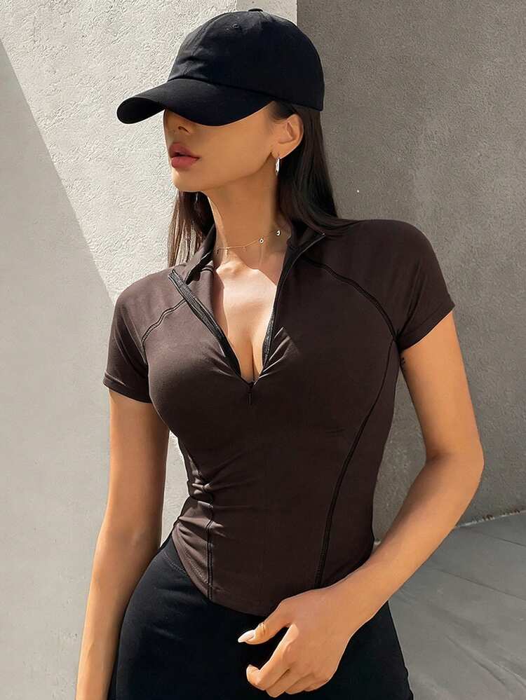 Women's Crew Neck Short Sleeve Line Decor Fitted Cropped Casual T-Shirt