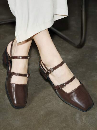 2025秋冬季女士咖啡棕色玛丽珍鞋，带搭扣和粗跟，时尚百搭，适合搭配裙装和户外穿着，优雅大方，女士高跟鞋，芭蕾舞鞋