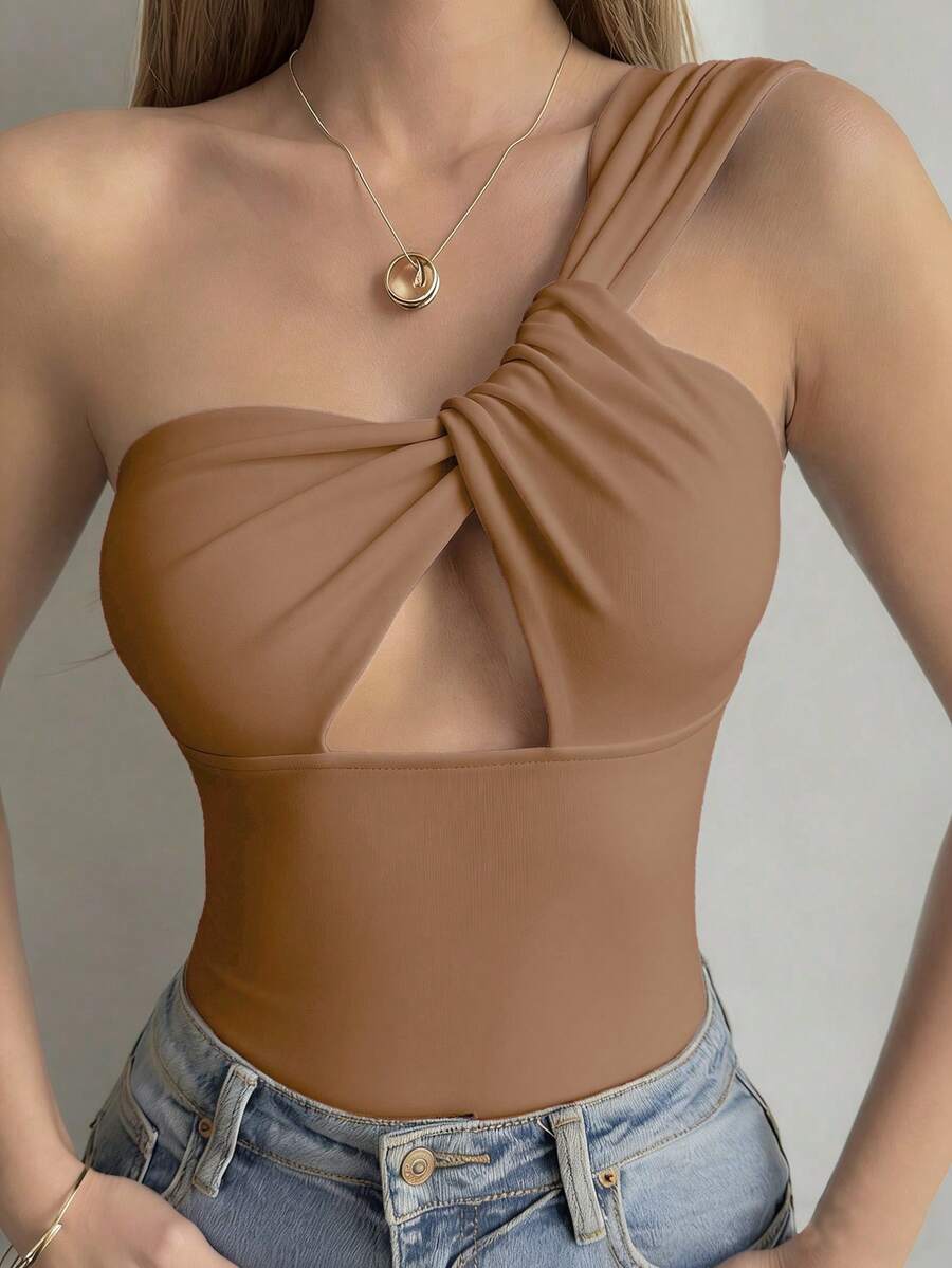 DAZY Camiseta sin mangas ajustada y sexy con tirantes cruzados calados para mujer, de estilo casual de verano - Camel - Ver 1