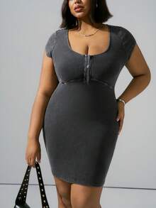 CurvyTilda Plus Size Solid Color Minimalist Casual Short Sleeve Dress, For Hourglass Body Shape, For Summer - Black - View 6