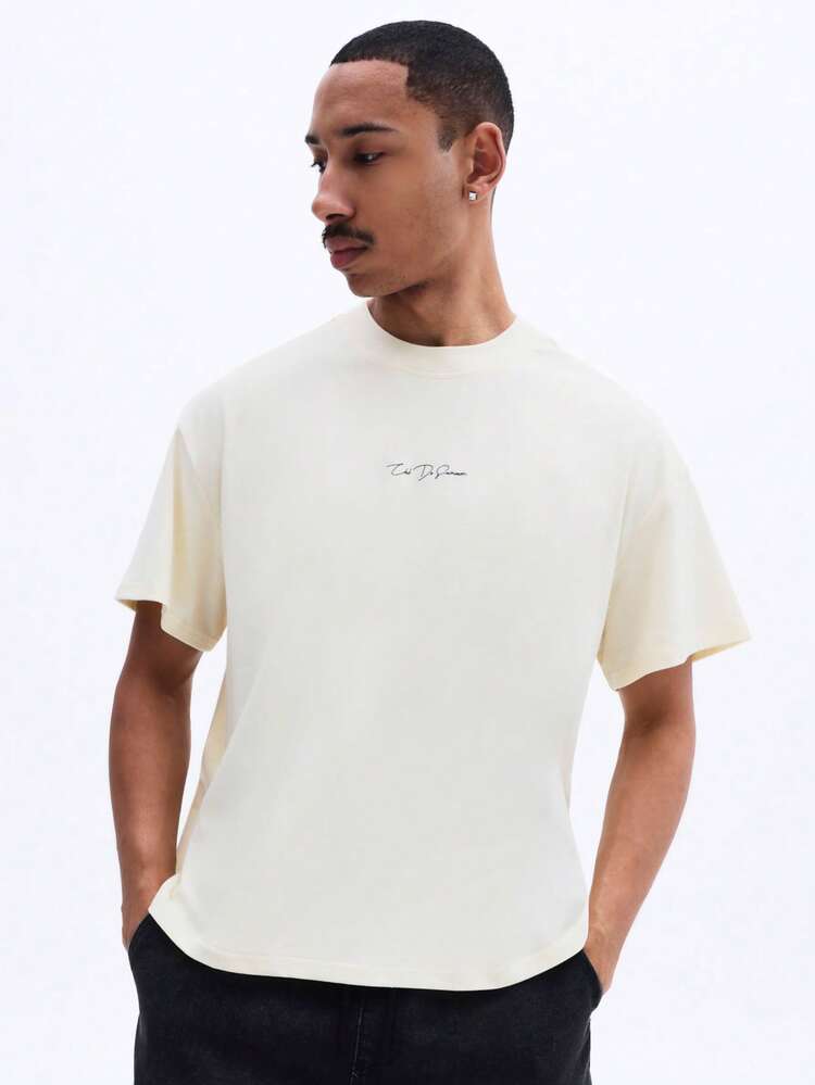 Camiseta Casual de Manga Curta com Gola Careca e Estampa Tropical de Casa de Praia e Palmeiras nas Costas, Corte Quadrado, Férias de Verão