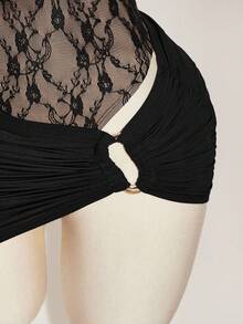 SHEIN ICON Conjunto de 2 piezas de mujer: Mono sexy con recortes de encaje y minifalda fruncida, para verano - Negro - Ver 8