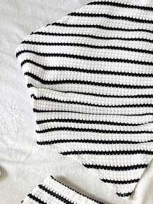 SHEIN 少女休闲不对称纹理条纹露脐不对称下摆背心和短裤两件套 - 黑與白 - 查看 6