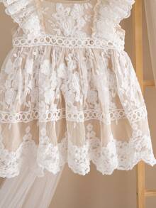 SHEIN Bé gái trong chiếc váy lưới hoa trắng dễ thương và thanh lịch với tay áo bồng bềnh. - trắng - Xem 3