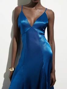 Aveloria Modichic 优雅缎面质感V领无袖收腰喇叭下摆设计通勤百搭蓝色连衣裙，女士 - 藍色 - 查看 6