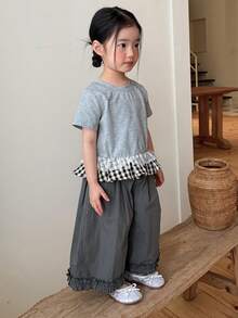 DAZY Conjunto de 2 piezas de blusa de manga corta con volantes y pantalones de pierna ancha para niñas pequeñas - Gris - Ver 3