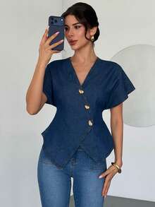 Firerie Áo sơ mi denim nữ màu trơn tay cánh dơi cài cúc phía trước, thời trang mùa hè, áo đi nghỉ mát, áo mùa xuân cho nữ, áo dự tiệc mùa xuân cho nữ, áo dự tiệc thanh lịch, áo dự đám cưới cho nữ, áo đi nghỉ mát, áo đi biển cho nữ, áo sơ mi thường ngày cho nữ, áo sơ mi xanh dương, áo denim nữ sành điệu cổ chữ V tay cánh bướm với vạt áo bất đối xứng và chi tiết cúc vàng, áo sơ mi denim thường ngày thanh lịch. - Rửa tối - Xem 3