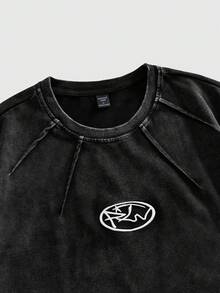 ROMWE MEN Essentials Camiseta de manga corta casual de moda callejera para hombres, con bordado de letras y lavado, para el verano - Gris - Ver 3
