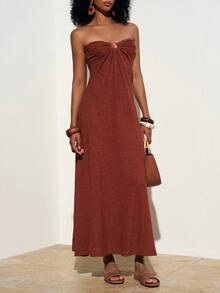 Zivah 棕色褶皱连衣裙，饰有金属环，适合音乐节、复活节、圣帕特里克节、情人节、约会、西式风格、游牧风格、生日派对、毕业典礼、学院风、学生装、休闲外出、百搭、度假、邮轮旅行、海滩、日光浴、潮流、街头风、婚礼宾客、通勤、早午餐、机场、派对、节日外出、办公穿着等场合。 - 棕色 - 查看 4