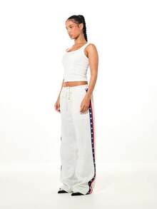 SUMWON WOMEN Pantalones jogger de pierna ancha con diseño de rayas laterales con bandera de EE. UU. y detalle de cordón en la cintura para uso casual los fines de semana, ropa deportiva elegante para el Mundial de 2026, jersey de estilo callejero para el día del partido de fútbol - Gris - Ver 6
