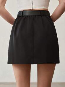 MOTF PREMIUM Falda con cinturón de hebilla de metal de cintura alta minimalista - Negro - Ver 3