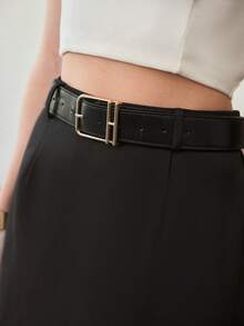 MOTF PREMIUM Falda con cinturón de hebilla de metal de cintura alta minimalista - Negro - Ver 5