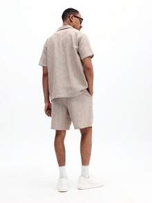 SUMWON Conjunto informal de verano de camisa de manga corta con botones y pantalón corto con cordón a juego, hecho de tela con sensación de lino. Conjunto de pantalón corto de lino, conjunto de pantalón corto, conjunto de atuendos de verano - Caqui - Ver 6