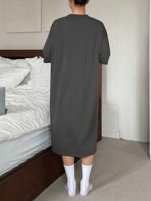DAZY 宽松英伦印花短袖睡袍，女士睡衣裙 - 深灰色 - 查看 2